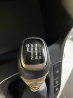 Hyundai i30 Vaihteenvalitsimen kehys verhoilu muovia 84651-G4000
