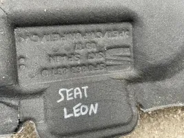 Seat Leon (5F) Konepellin ääni- ja lämpöeriste 5F0863831D