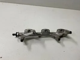 BMW 2 F45 Kraftstoffverteiler Einspritzleiste Verteilerrohr 7639975