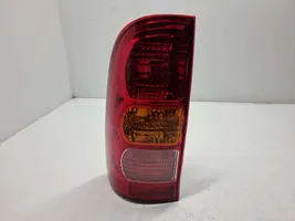 Toyota Hilux (AN10, AN20, AN30) Luz trasera/de freno 815600K040