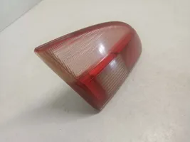 Toyota Avensis T220 Lampy tylnej klapy bagażnika 89022026