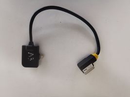 Audi A3 S3 8V Prise interface port USB auxiliaire, adaptateur iPod 4F0051510AL