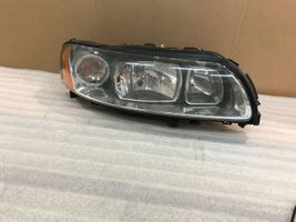 Volvo XC70 Lampa przednia 30698836