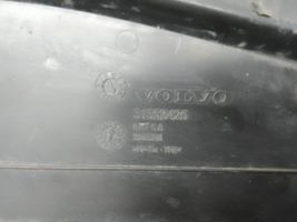 Volvo V60 Nadkole przednie 31353425