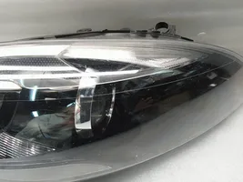 Volvo V40 Lampa przednia 31420008