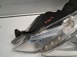 Mercedes-Benz E A207 Lampa przednia A2078200159