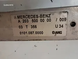 Mercedes-Benz CLK A209 C209 Välijäähdyttimen jäähdytin A2035000000