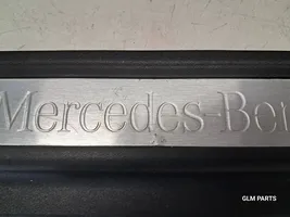 Mercedes-Benz CLK A209 C209 Copertura del rivestimento del sottoporta anteriore A2096800135