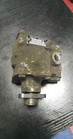 BMW 5 E28 Power steering pump 7671955144