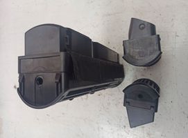 Audi A4 S4 B5 8D Griglia di ventilazione posteriore 8D0820951