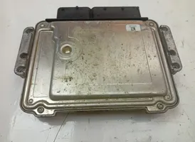 KIA Carens II Komputer / Sterownik ECU silnika 0281013072