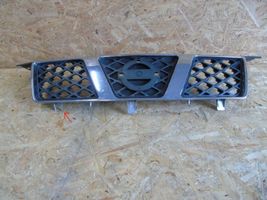 Nissan X-Trail T30 Grille calandre supérieure de pare-chocs avant 