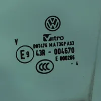 Volkswagen Jetta VI Vitre de fenêtre porte arrière E943R004670