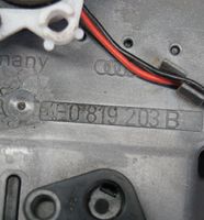 Audi A6 S6 C6 4F Kojelaudan tuuletussuuttimen suojalista 4F0819203B