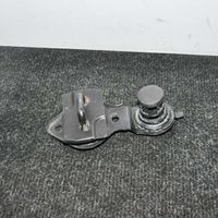 Mercedes-Benz E W211 Anello/gancio chiusura/serratura del vano motore/cofano A2118800360