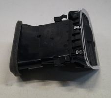 Audi Q3 8U Lango oro grotelės 8U1820902C