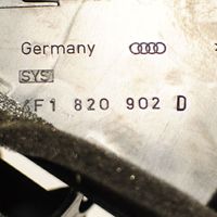 Audi A6 S6 C6 4F Kojelaudan tuuletussuuttimen suojalista 4F1820902D