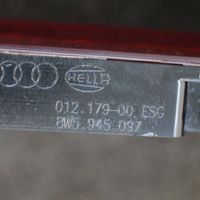 Audi A4 S4 B9 Trzecie światło stop 8W5945097