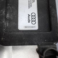 Audi A4 S4 B8 8K Apdaila prie degalų bako dangtelio 8K0010508R