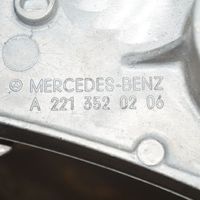 Mercedes-Benz S W222 Taka-apurunko A2213520206