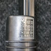 BMW 4 F32 F33 Pompa spryskiwacza szyby przedniej / czołowej 7302589