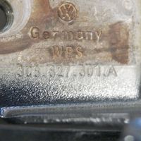 Volkswagen PASSAT CC Zawias klapy tylnej bagażnika 3C8827301A
