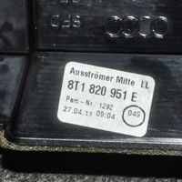 Audi A5 8T 8F Dysze / Kratki nawiewu deski rozdzielczej 8T1820951E