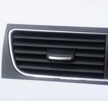 Audi A5 8T 8F Garniture, panneau de grille d'aération 8T2820951B