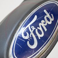 Ford Focus Etupuskurin ylempi jäähdytinsäleikkö 