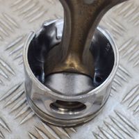 Toyota Auris 150 Piston 