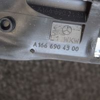Mercedes-Benz GLS X166 Takaoven lasin muotolista A1666904300