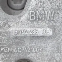 BMW 2 F22 F23 Priekinė stebulė 18915910