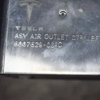 Tesla Model X Kojelaudan tuuletussuuttimen suojalista 600762900C