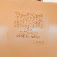 Toyota Prius (NHW20) Väylän ohjainlaite 8911147050