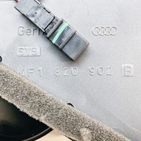 Audi A6 S6 C6 4F Kojelaudan tuuletussuuttimen suojalista 4F1820902B