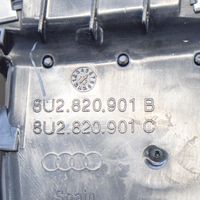 Audi Q3 8U Kojelaudan tuuletussuuttimen suojalista 8U2820901B