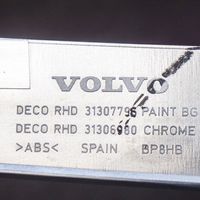 Volvo V40 Kojelaudan hansikaslokeron lista 31307796