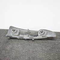 Mercedes-Benz A W176 Puskurin kannattimen kulmakannake A1768850165