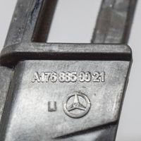 Mercedes-Benz A W176 Support de coin de pare-chocs A1768850021