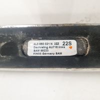 Audi Q7 4L Katon poikittaiskiskot ”sarvilla” 4L0860022N