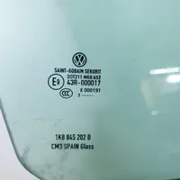 Volkswagen Scirocco Pagrindinis priekinių durų stiklas (keturdurio) 43R000017