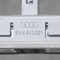 Audi A5 Éclairage de plaque d'immatriculation 8W6943021