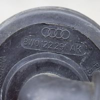 Audi A4 S4 B9 Przewód / Wąż chłodnicy 8W0819350H