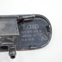 Audi A3 S3 8V Dysza spryskiwacza szyby przedniej / czołowej 8V5955988E