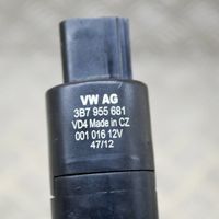 Volkswagen Touareg II Pompe lave-phares 3B7955681