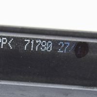 BMW 7 F01 F02 F03 F04 Tappo cornice del serbatoio 7178027