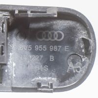 Audi A3 S3 8V Dysza spryskiwacza szyby przedniej / czołowej 8V5955987E