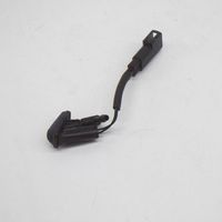 Ford Focus Buse de lave-glace F1EB17666AA