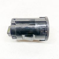 Mazda CX-3 Interruttore a pulsante start e stop motore BJS7663S0