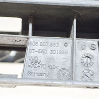 Volkswagen Golf VII Uchwyt / Mocowanie zderzaka tylnego 5G6807863C